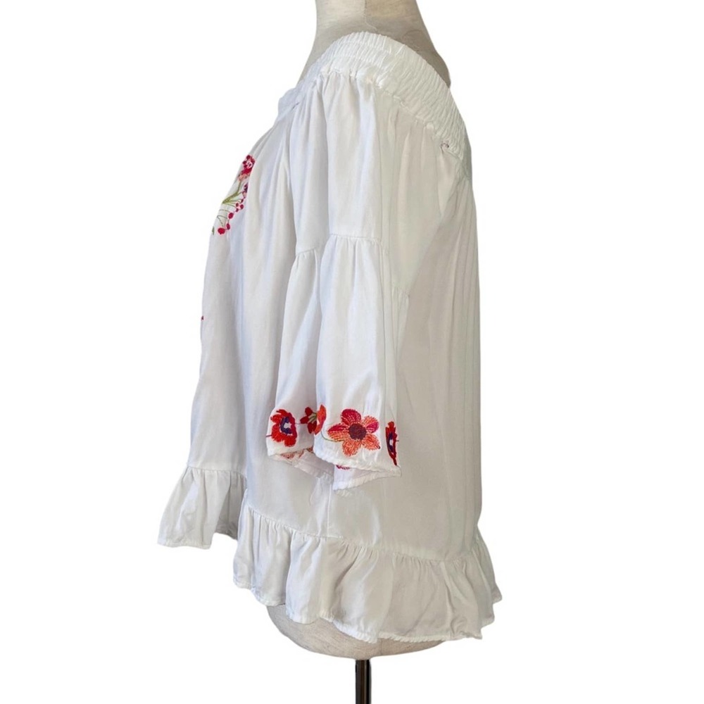 ⭐️ SOLD ⭐️ Umgee Bohemian Floral Embroidered Off Shoulder Top Size Small White - Picture 8 of 10